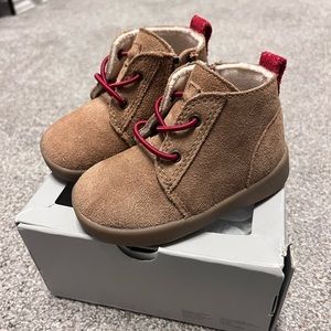 Infant Ugg boots kristjan chukka size 4